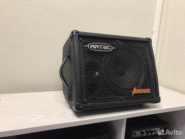 Комбик Artec Avenue с микрофонным входом