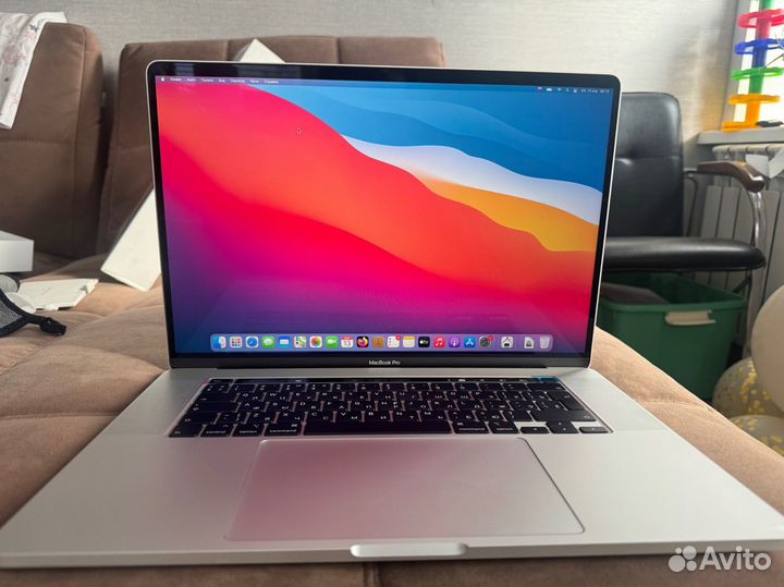 Apple MacBook Pro 16 (i7 2.6, 16гб, Radeon Pro 530