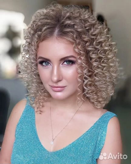 Модели на макияж прическа укладка локоны афрокудри