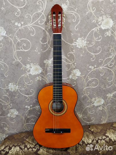 Классическая гитара (б/у)