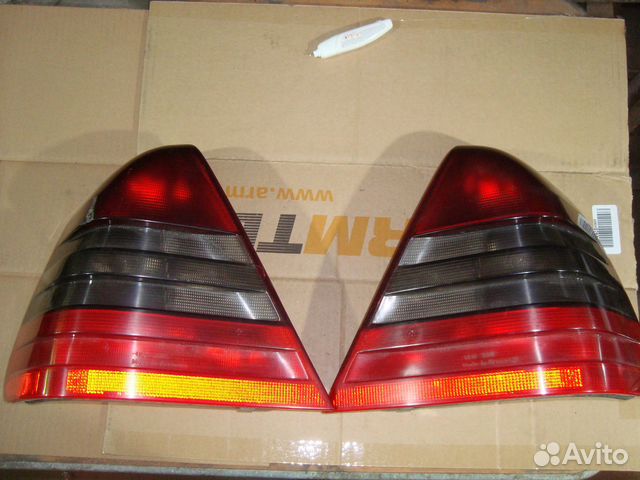 Фонарь задний правый W202