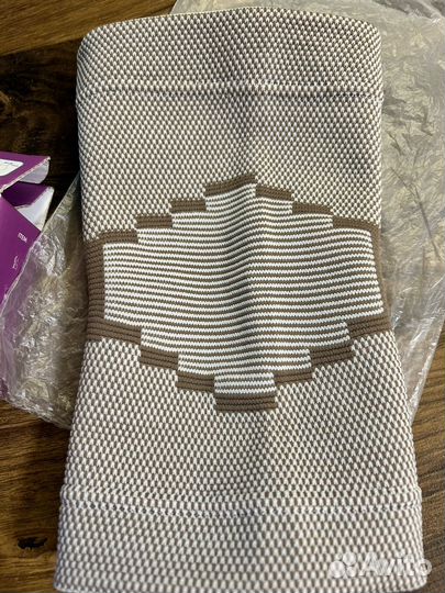 Компрессионный бандаж на коленный сустав