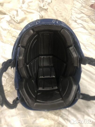 Хоккейный шлем