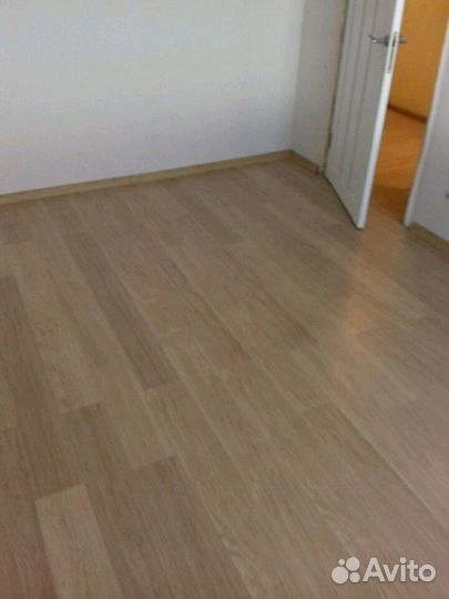 Укладка ламината, паркета и кварцвинила, плинтуса