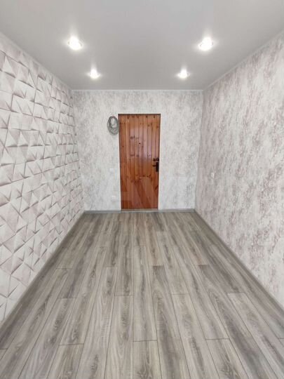 Комната 10,5 м² в 5-к., 2/5 эт.