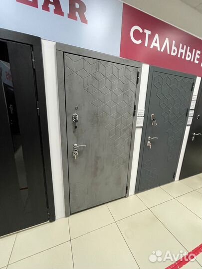 Дверь в дом с терморазрывом