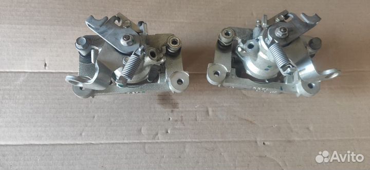 Суппорта задние Mitsubishi Outlander 3