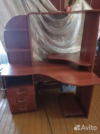 Компьютерный стол