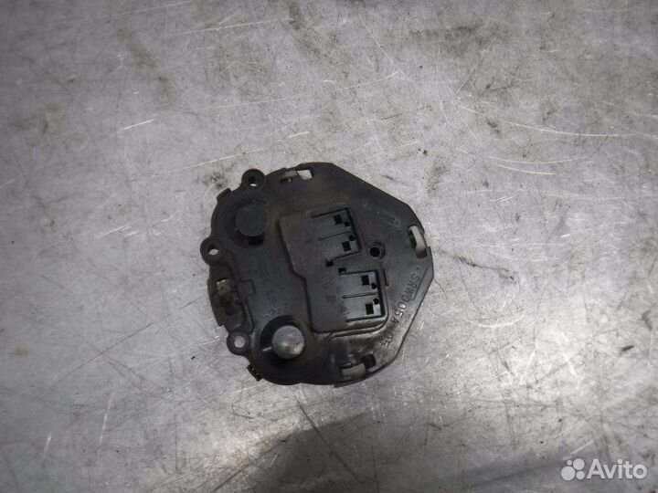 Привод зеркала правый Mitsubishi Pajero KH4W 4D56