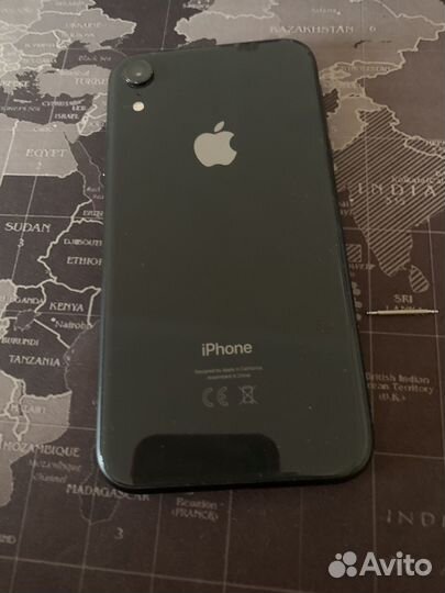 Телефон iPhone хр 64