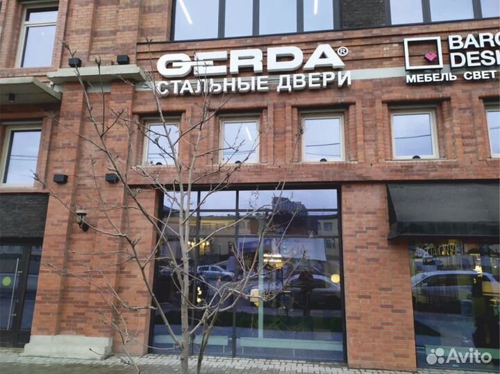 Входная металлическая дверь