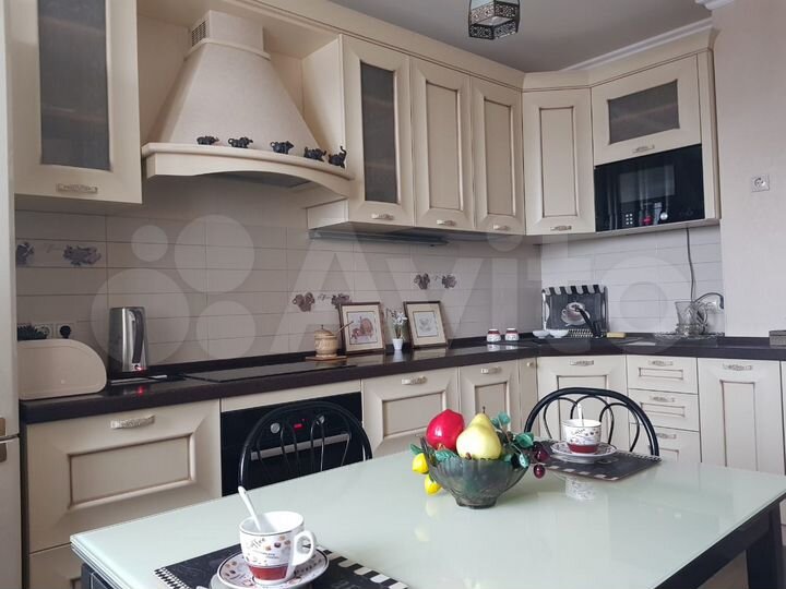 2-к. квартира, 63 м², 8/16 эт.