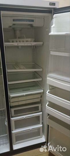 Холодильник Maytag