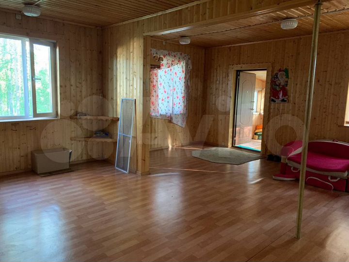 Дом 275 м² на участке 22,5 сот.