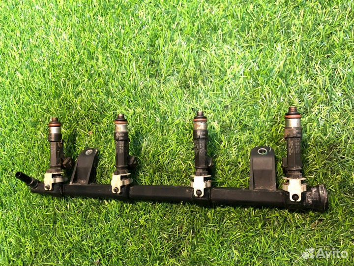 Топливная рампа Renault Logan седан 1.6 2008