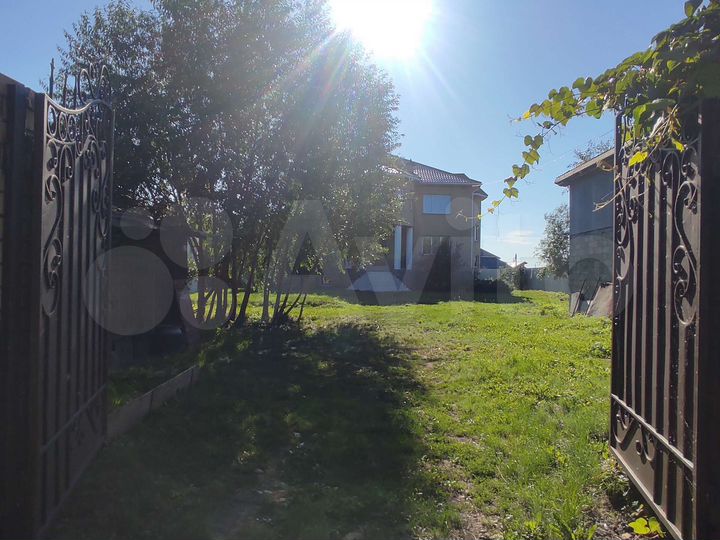 Дом 420 м² на участке 17 сот.