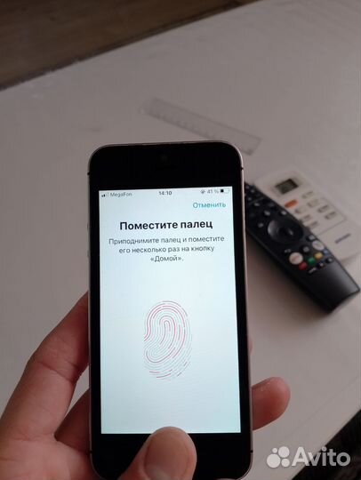 iPhone SE, 32 ГБ