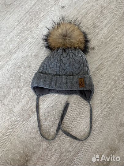 Шапка с натуральным помпоном