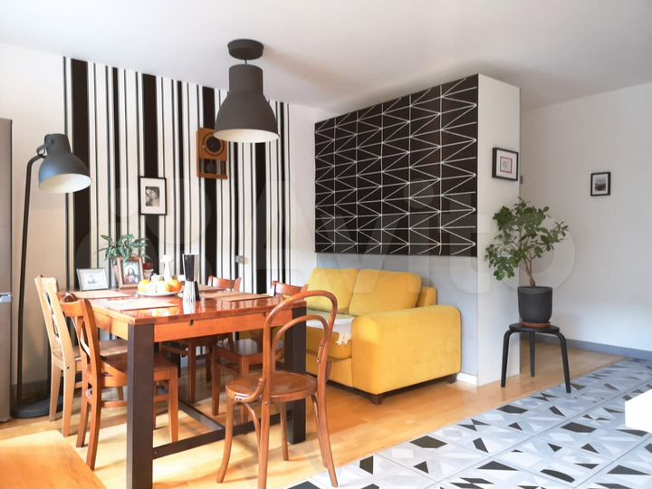 2-к. квартира, 60 м², 1/2 эт.