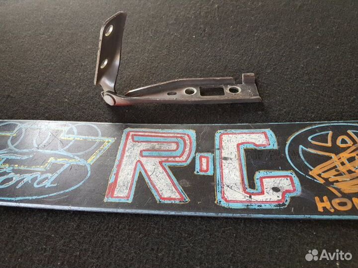 Петля капота левая Ford Fusion UAV 1.6 fyja 2006