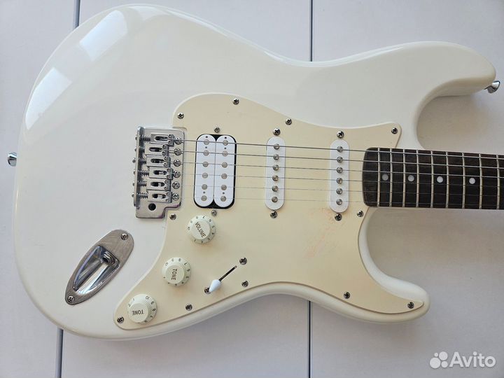 Электрогитара fender squier bullet Stratocaster