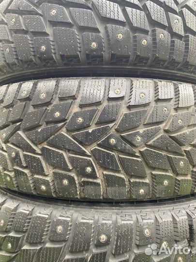Dunlop Grandtrek Ice 02 215/65 R16