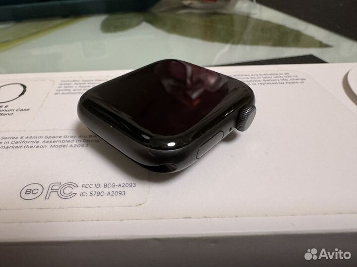 Часы apple watch 5, 44 mm