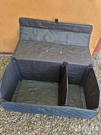 Автомобильный ящик для инструмента