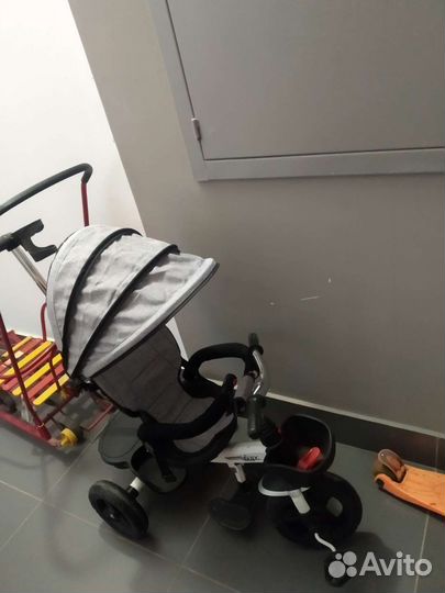Прогулочная коляска