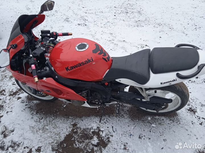 Спортивный мотоцикл