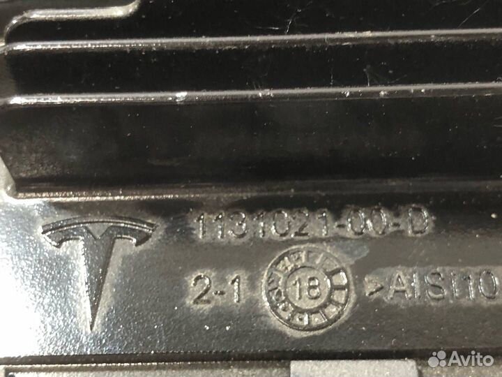 Блок электронных предохранителей Tesla Model X