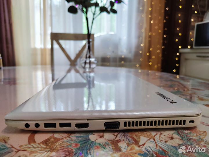 Ноутбук toshiba