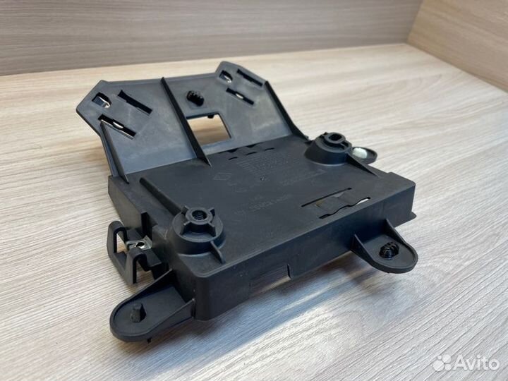 Кронштейн блока комфорта LADA X-Ray