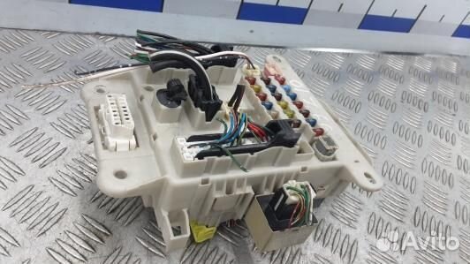 Блок предохранителей toyota RAV 4 ZCA2 (99Z10M102)