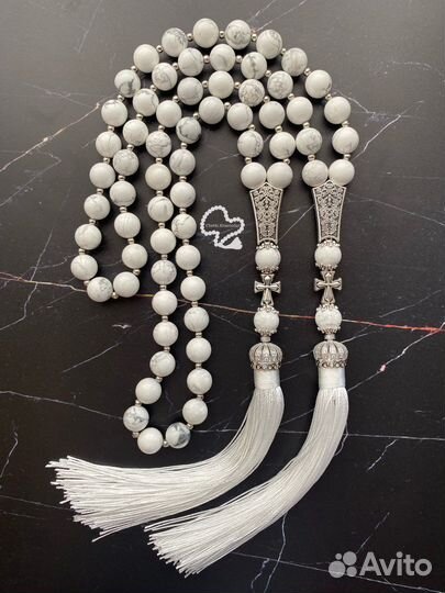 Чётки в машину из камня Говлит