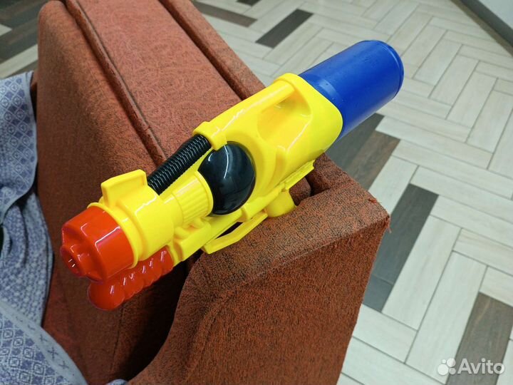 Водный пистолет