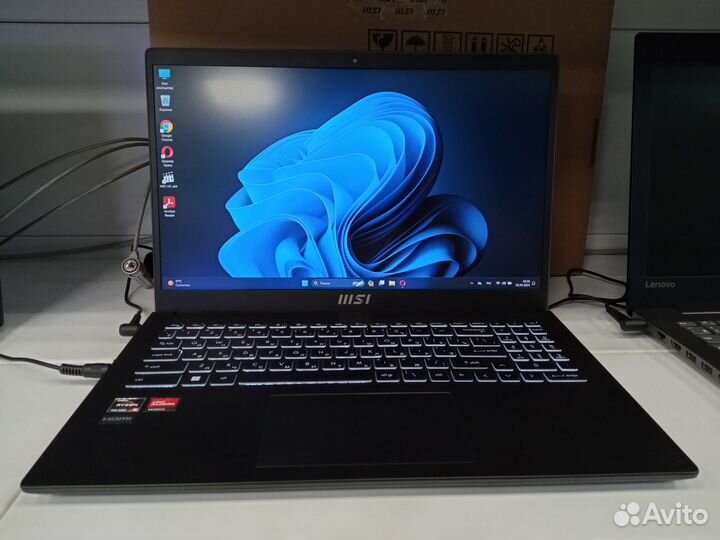 Ноутбук MSI Modern 15 B7M-225XRU Ryzen 5 7530U