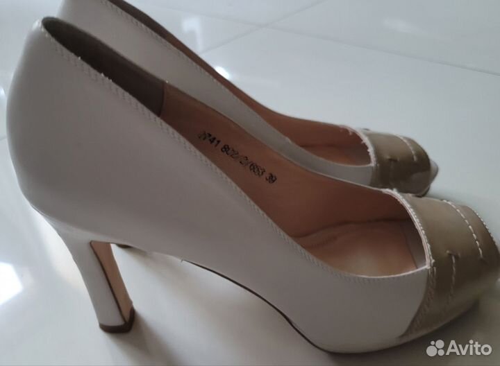 Туфли женские бежевые кожаные (39)