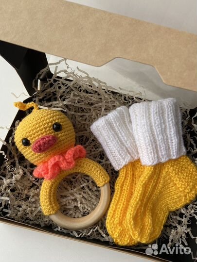 Вязанные носки, пинетки, грызунок