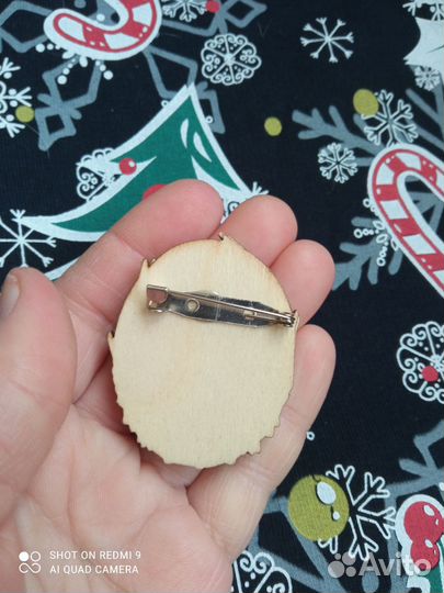 Брошь Значок Новый