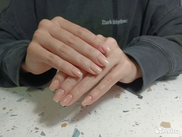 Модель на наращивание ногтей