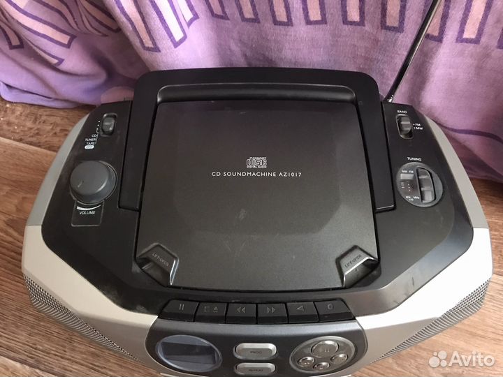 Магнитола Philips CD SoundMachine AZ1017