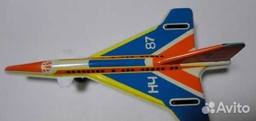 Самолет игрушка