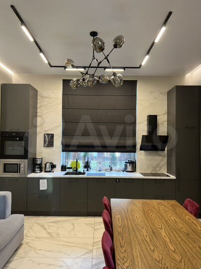 Дом 220 м² на участке 6 сот.