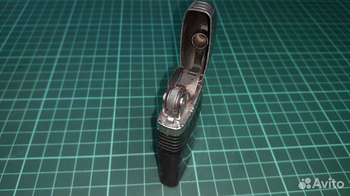 Зажигалка бензиновая