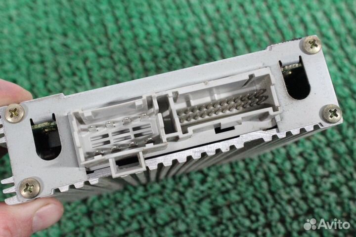 Усилитель акустики Chevrolet Tahoe GMT800