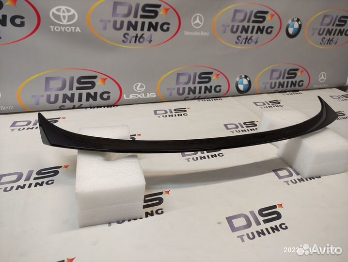 Спойлер на крышку багажника Camry 70