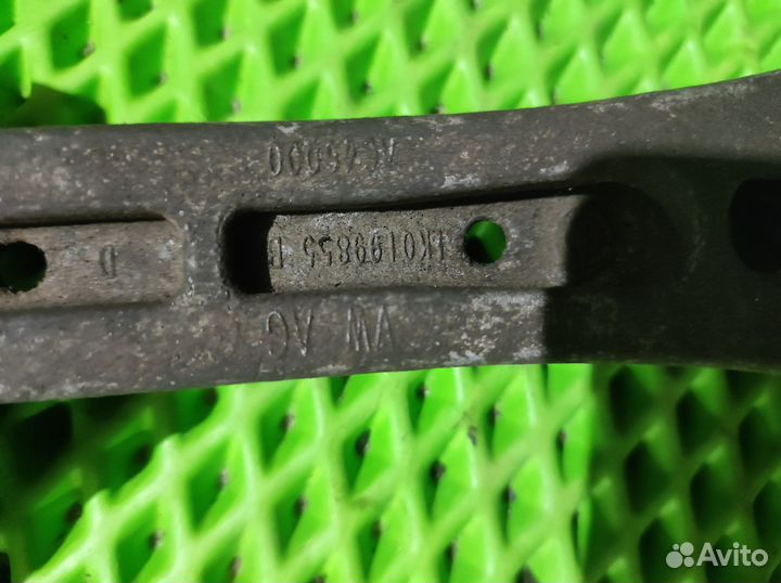 Опора двигателя задняя Volkswagen Golf Plus