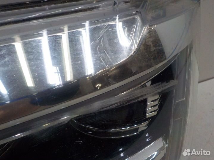Фара левая Volkswagen Crafter 2017