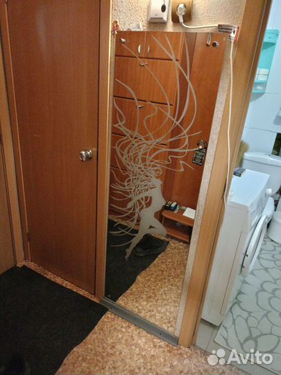 Зеркало настенное